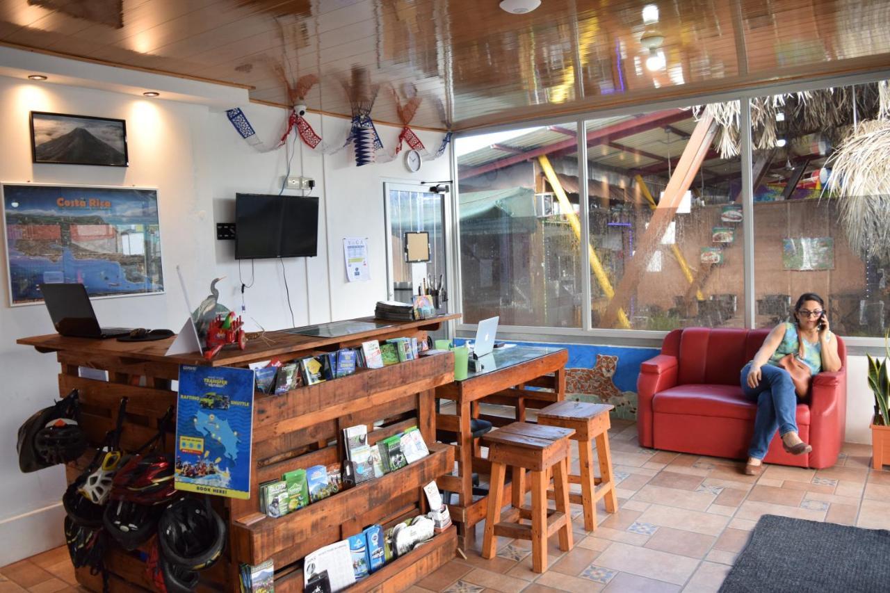 Arenal Container Hostel La Fortuna Exteriör bild